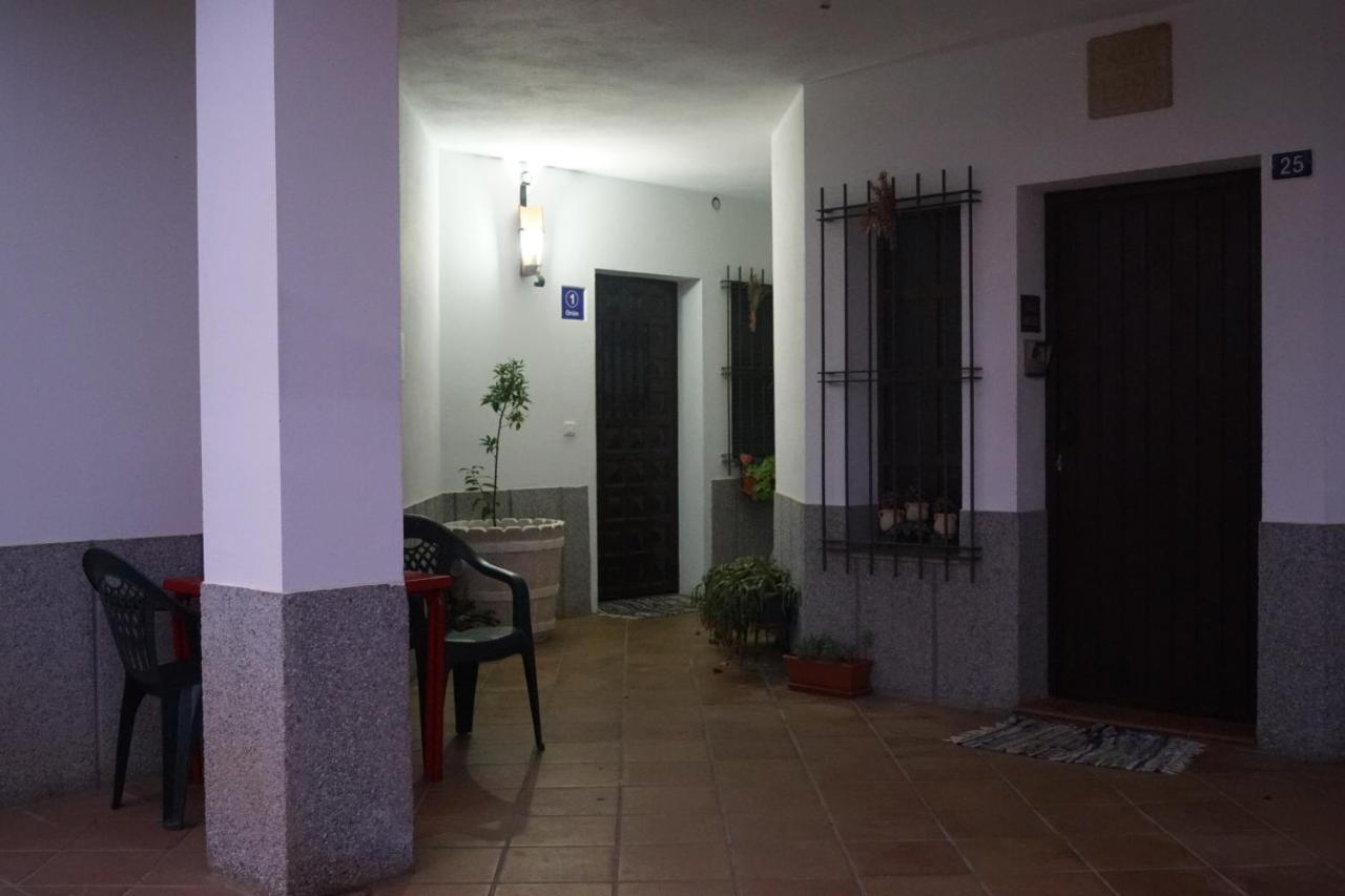 Apartamentos Estrellas de Monfragüe Torrejón el Rubio Exterior foto